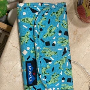 Like new Kavu wallet